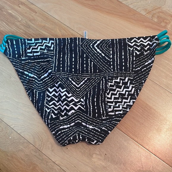 mint green and black swimsuit bottoms - Picture 2 of 4